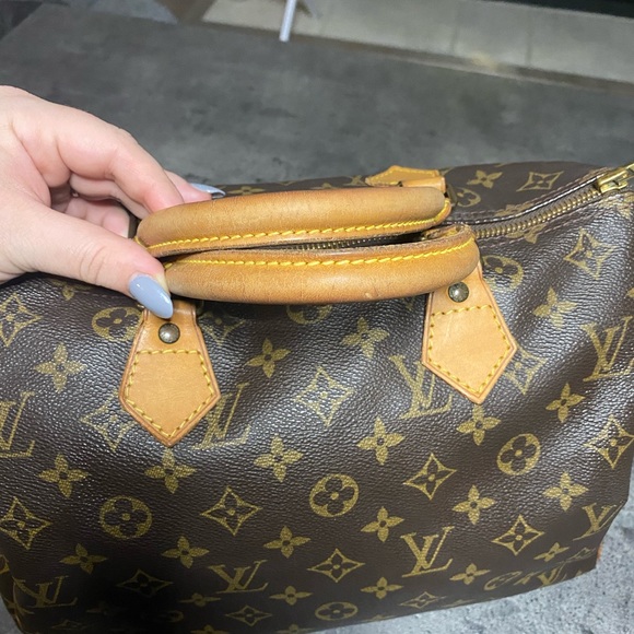 Authentic Louis Vuitton LV Speedy 30 - Picture 5 of 13